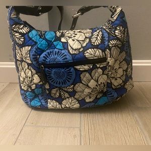 NWOT Vera Bradley Purse with quilted shades of blue, black and white.